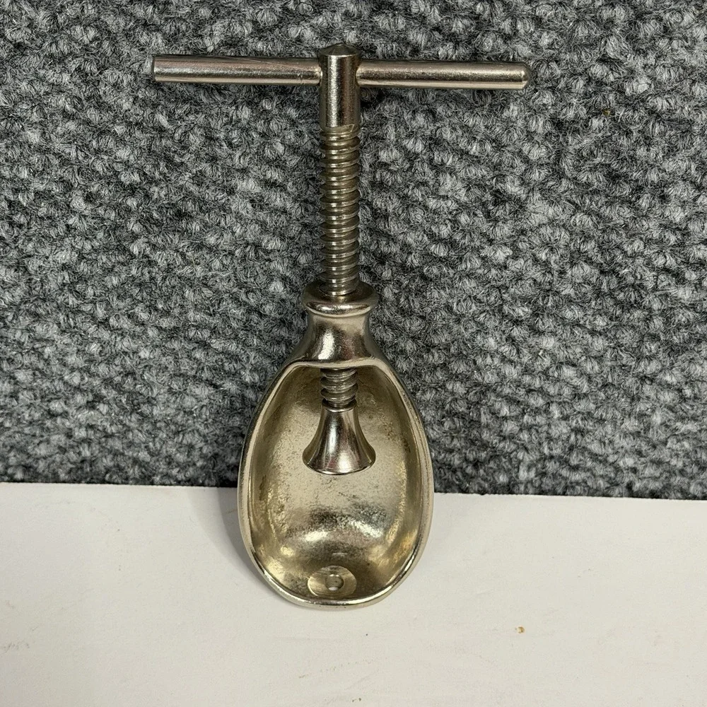 Handheld H M QUACKENBUSH METAL NUTCRACKER Turn-Screw T HANDLE